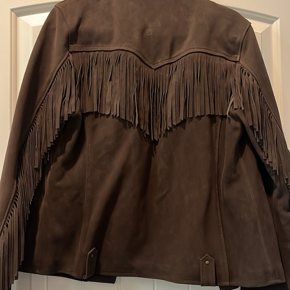 Fits like a large.  Wrangler Fringe leather suede jacket - Picture 4 of 9